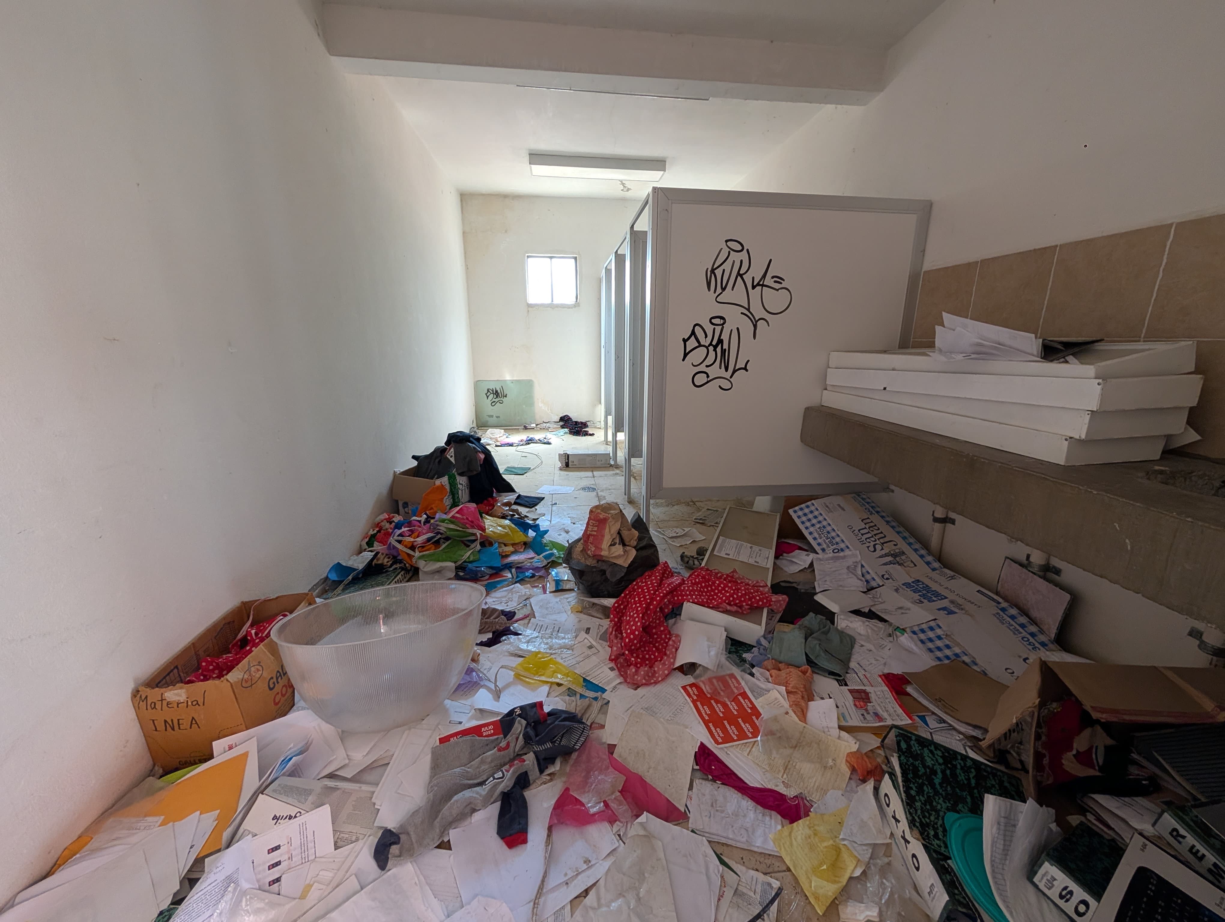 Imagen 2 de 6: Regidora de Mineral de la Reforma, continúa visitando espacios abandonados