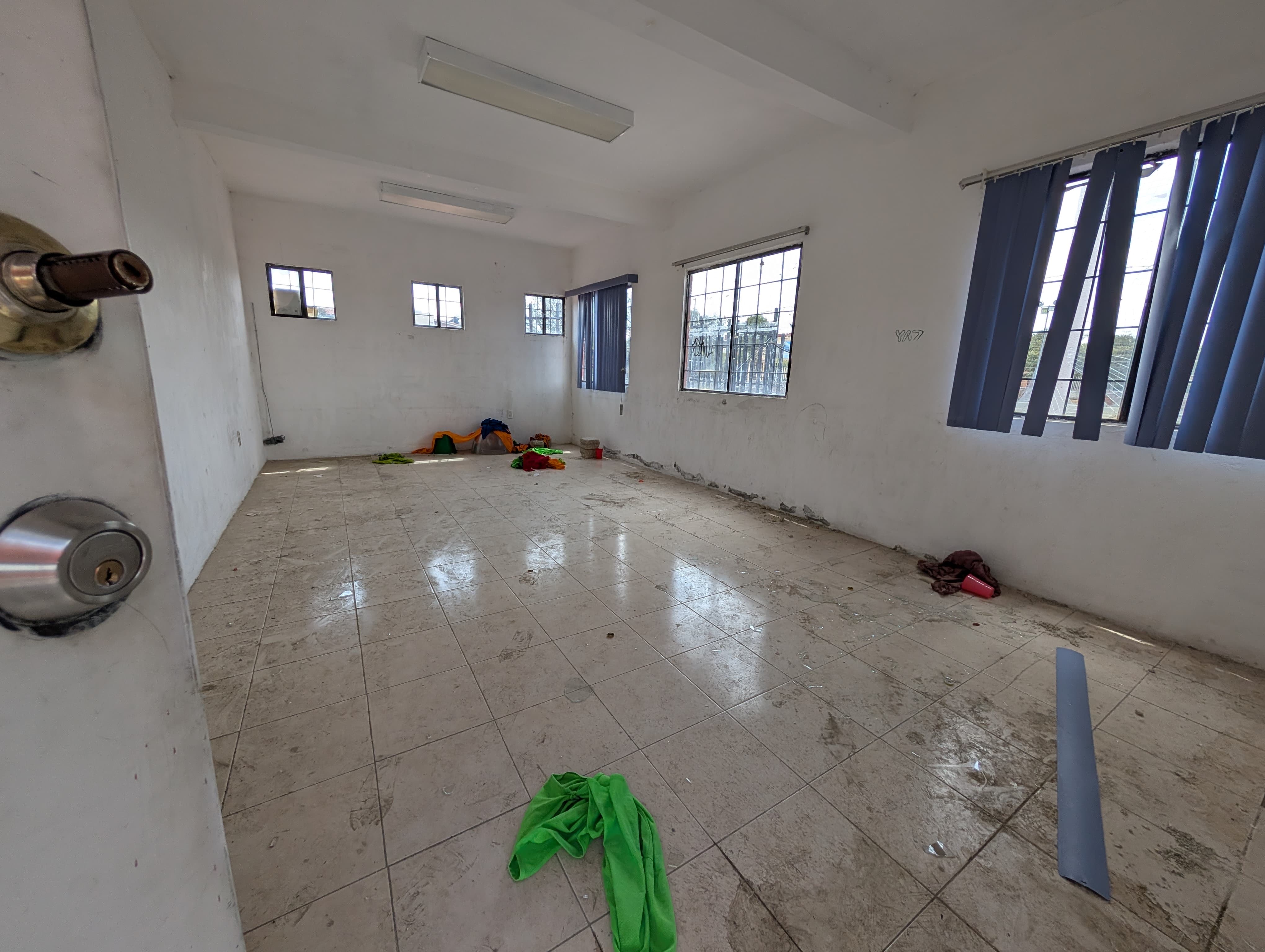 Imagen 4 de 6: Regidora de Mineral de la Reforma, continúa visitando espacios abandonados