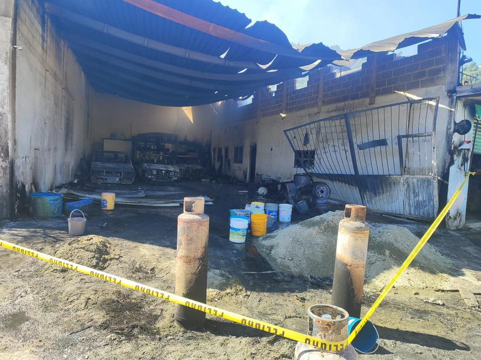 Explosión en Tianguistengo, pone al descubierto venta ilegal de gasolina