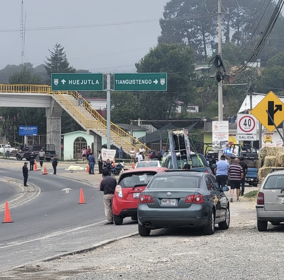 Imagen 2 de 2: Cadena de imprudencias, deja a dos jóvenes estudiantes sin vida